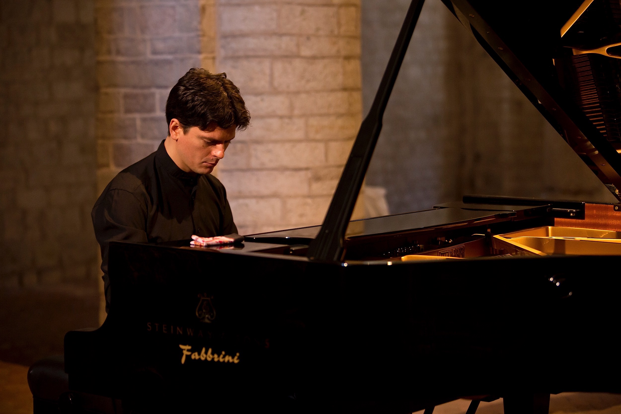 04/07/2015 58 Festival Di Spoleto. Chiesa Sant'Eufemia. Musica, Beethoven e Dintorni, Concerti di Mezzogiorno. Nella foto il pianista Ivan Donchev.